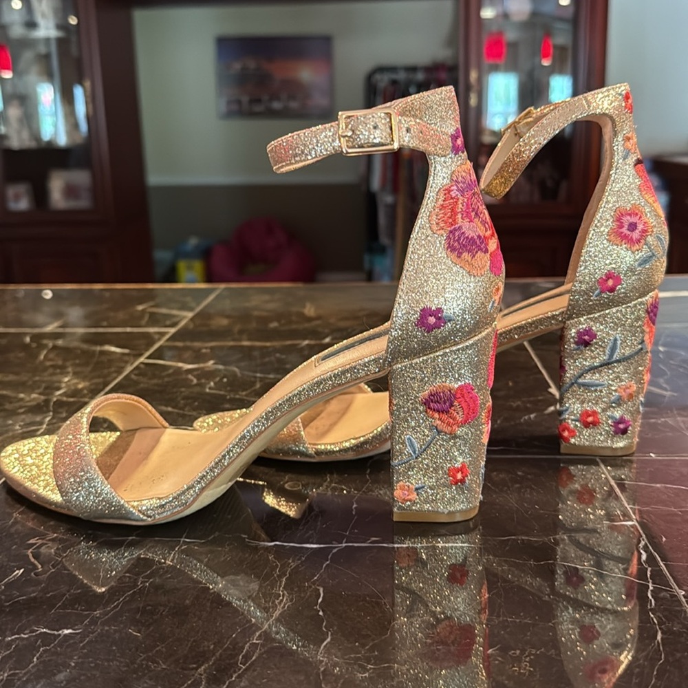 INC size 10.5 gold glitter chunky floral heels - Picture 4 of 6